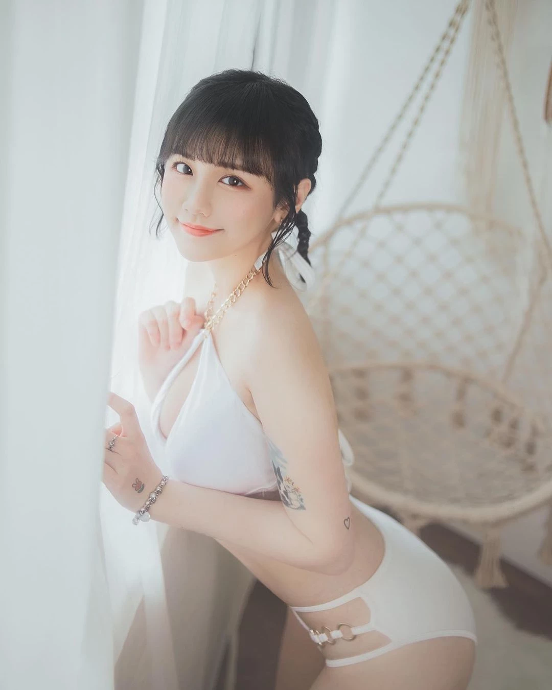 Cô Gái Loli Dễ Thương Vừa Trắng Vừa Xinh